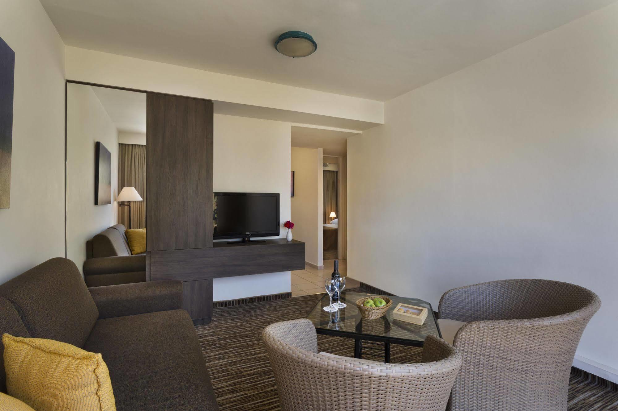 Ramon Inn By Isrotel Collection Мицпе Рамон Екстериор снимка