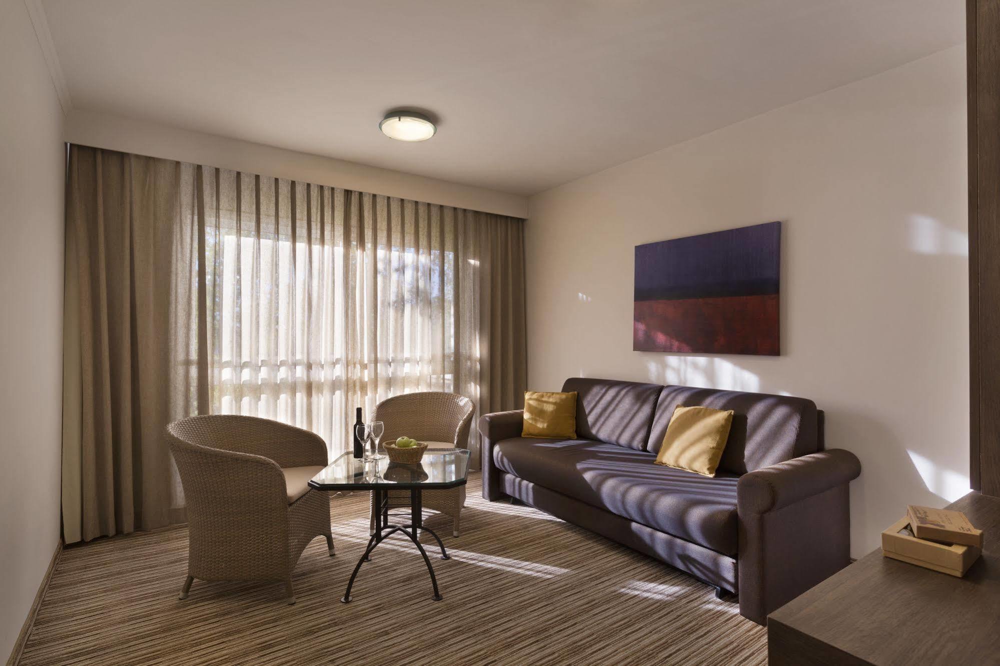 Ramon Inn By Isrotel Collection Мицпе Рамон Екстериор снимка
